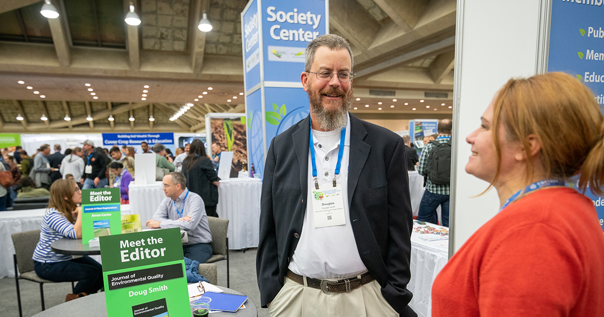 Editors meeting with members